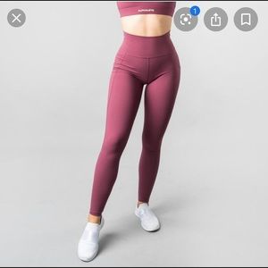 Alphalete surface pocket leggings
